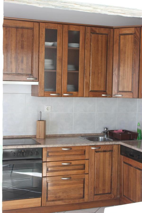 אומיס Pile Apartments 8 מראה חיצוני תמונה